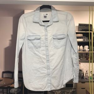 Old Navy Chambray Button Down (light wash)